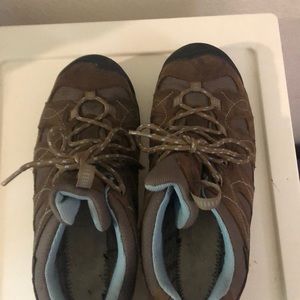 Keen women’s size 9 worn once almost brand new